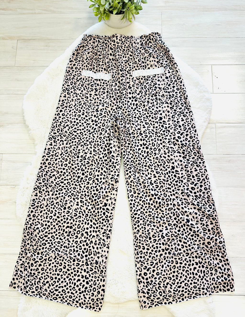 Women’s Evermmee Cheetah Wide- Leg Pants