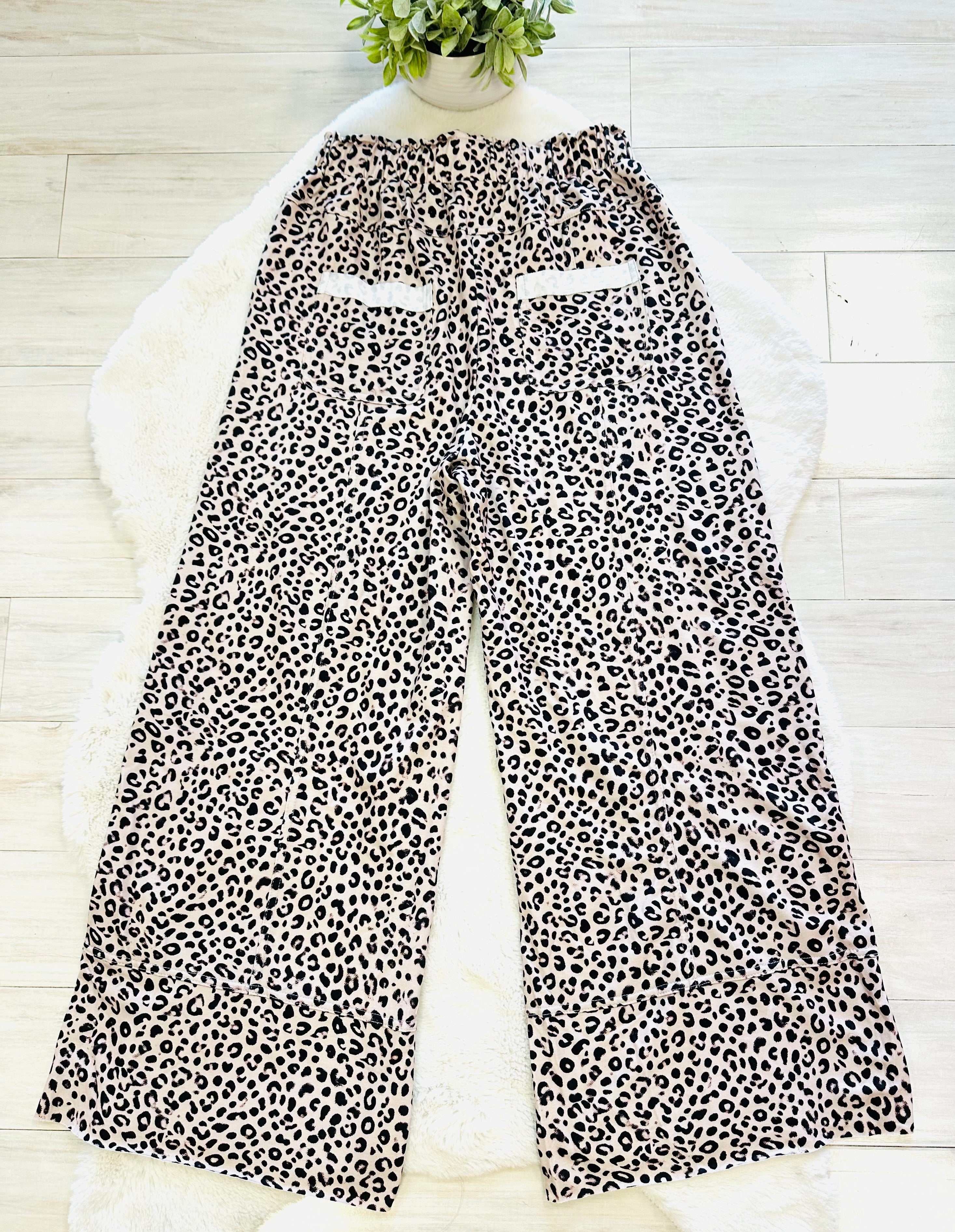 Women’s Evermmee Cheetah Wide- Leg Pants