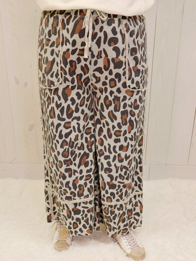 Easel Cheetah Mineral Wash Pants -Sage Grey