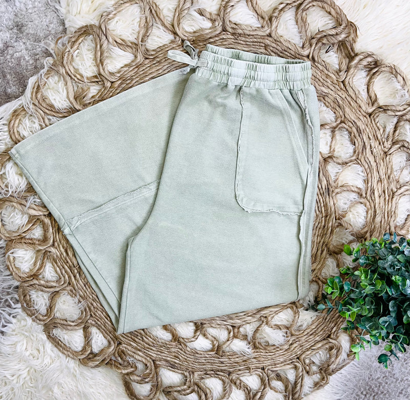 Easel Wide Leg Curvy Mint Green Cropped Pants