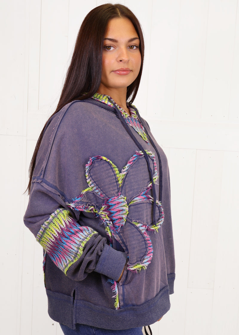 Easel flower patch pullover sweater top