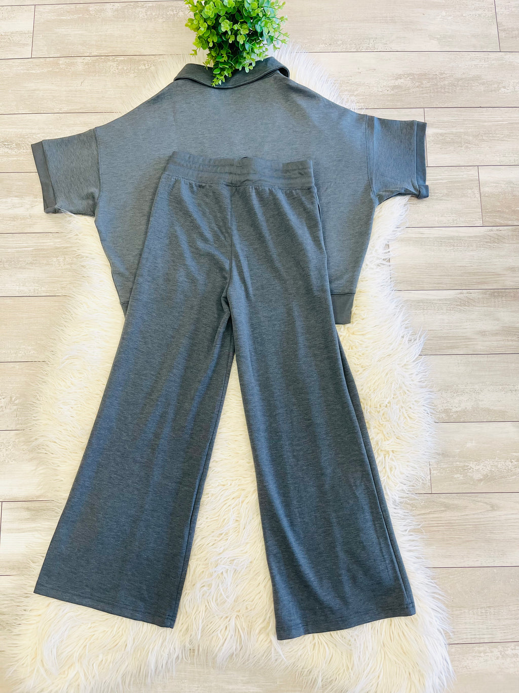 Women’s Zenana Short Sleeve Collared Scuba Set In Charcoal