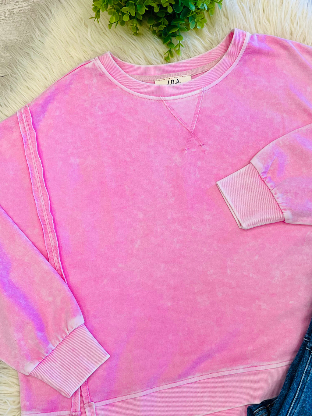 Women’s Acid Wash Long Sleeve Side Slit Knit Top In Light Pink
