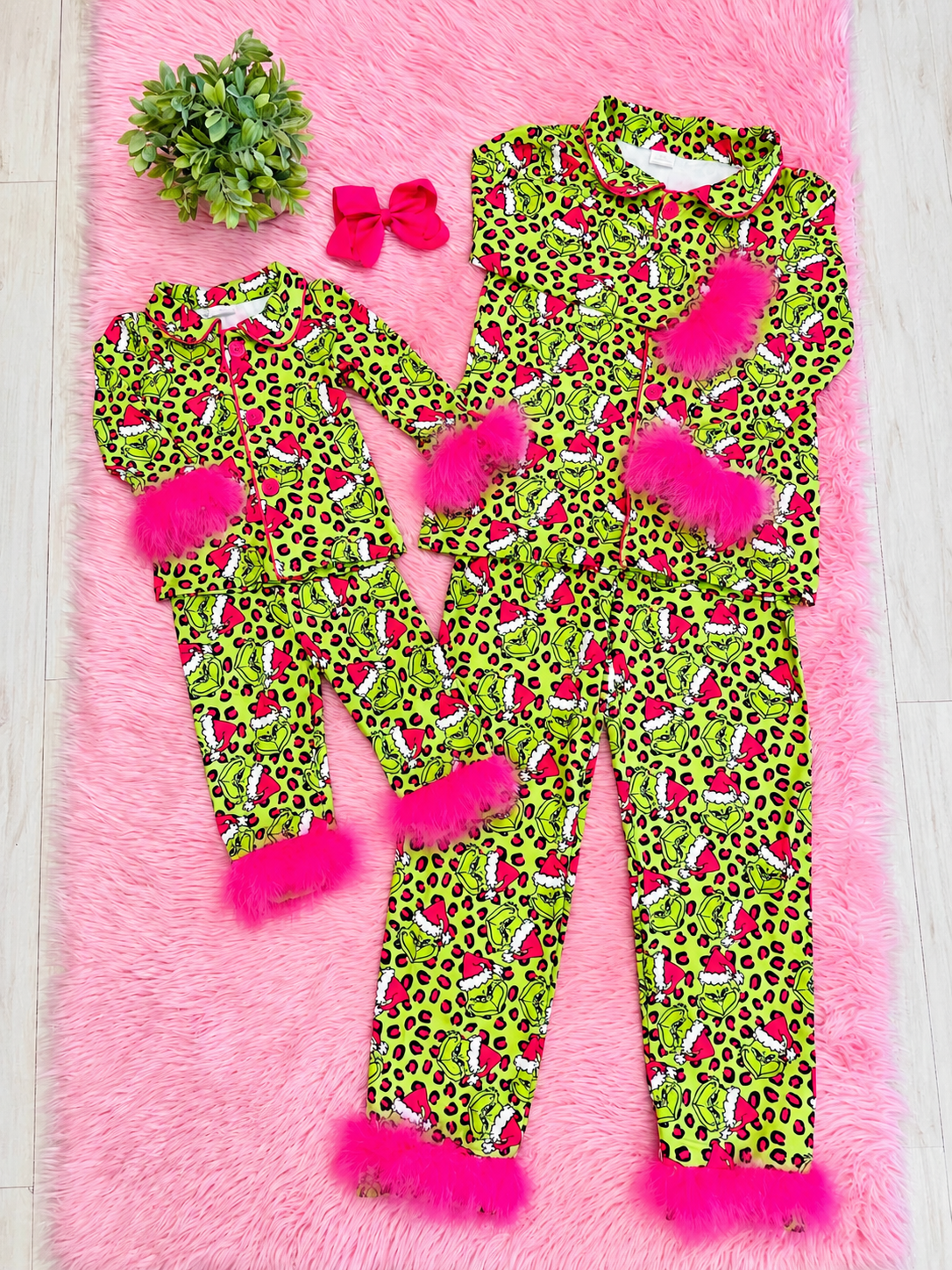 Grinch Pajama Christmas Outfit with Hot Pink Cheetah Print - Girls Pants Outfit - by Mini Mee - True to Size