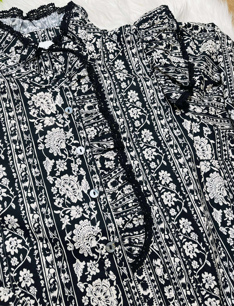 Women’s Black and White Floral Print Top