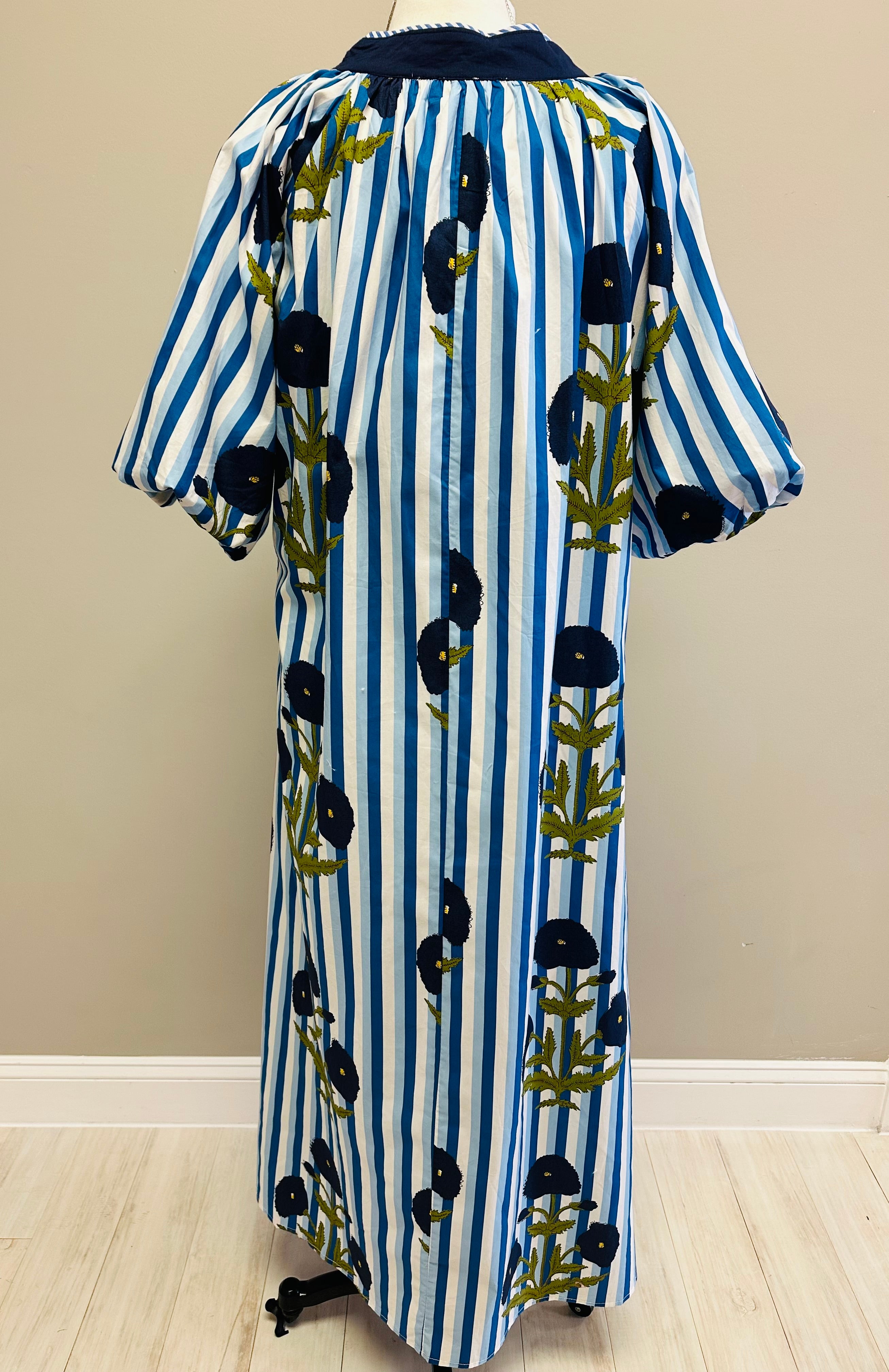 Women’s blue and navy floral puff sleeve dress