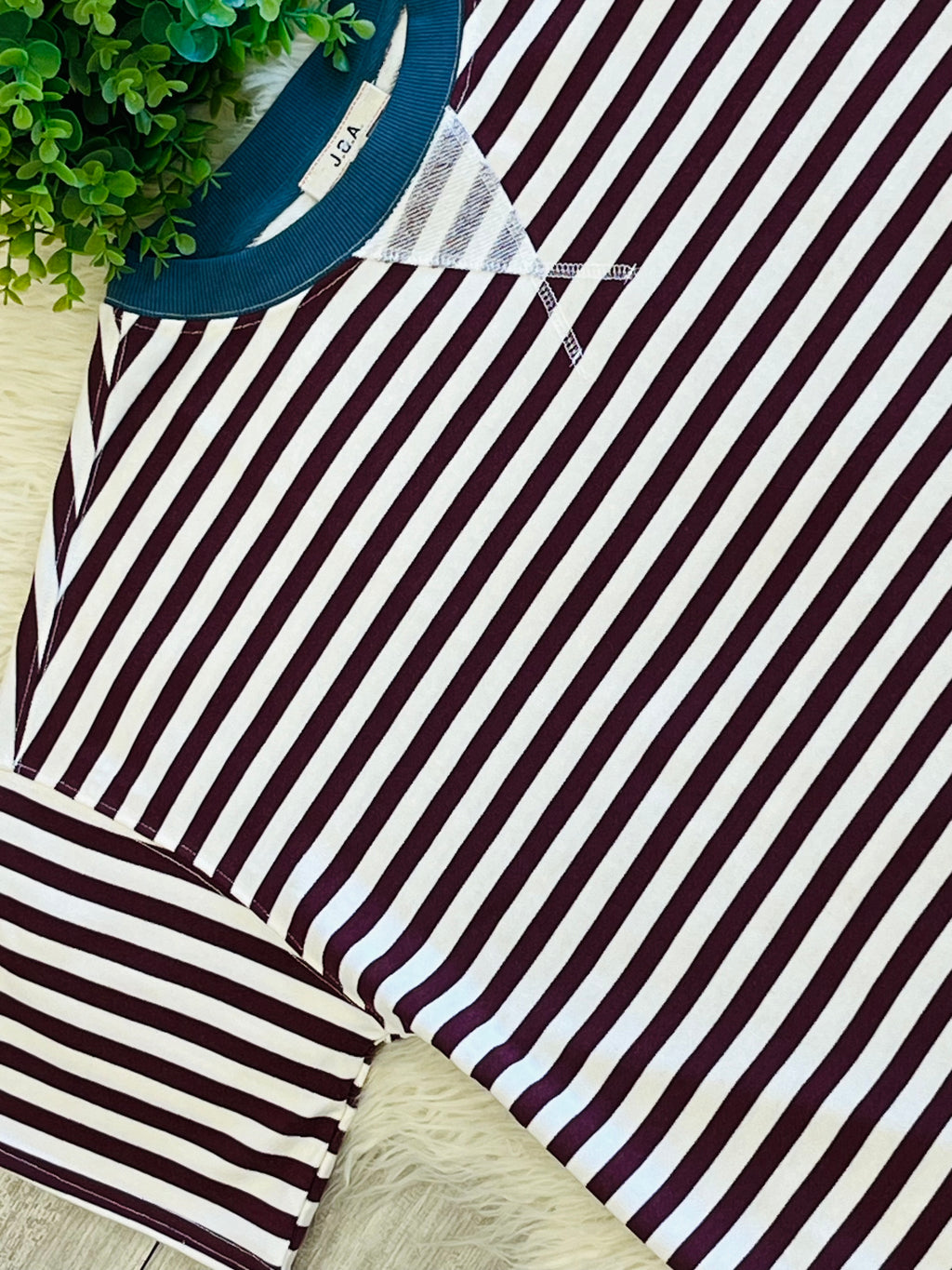 Women’s Curvy Burgundy Stripe Short Sleeve Knit Top