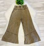 Women’s Zenana Exposed- Seam Flare Hem Pants With Pockets In Mocha