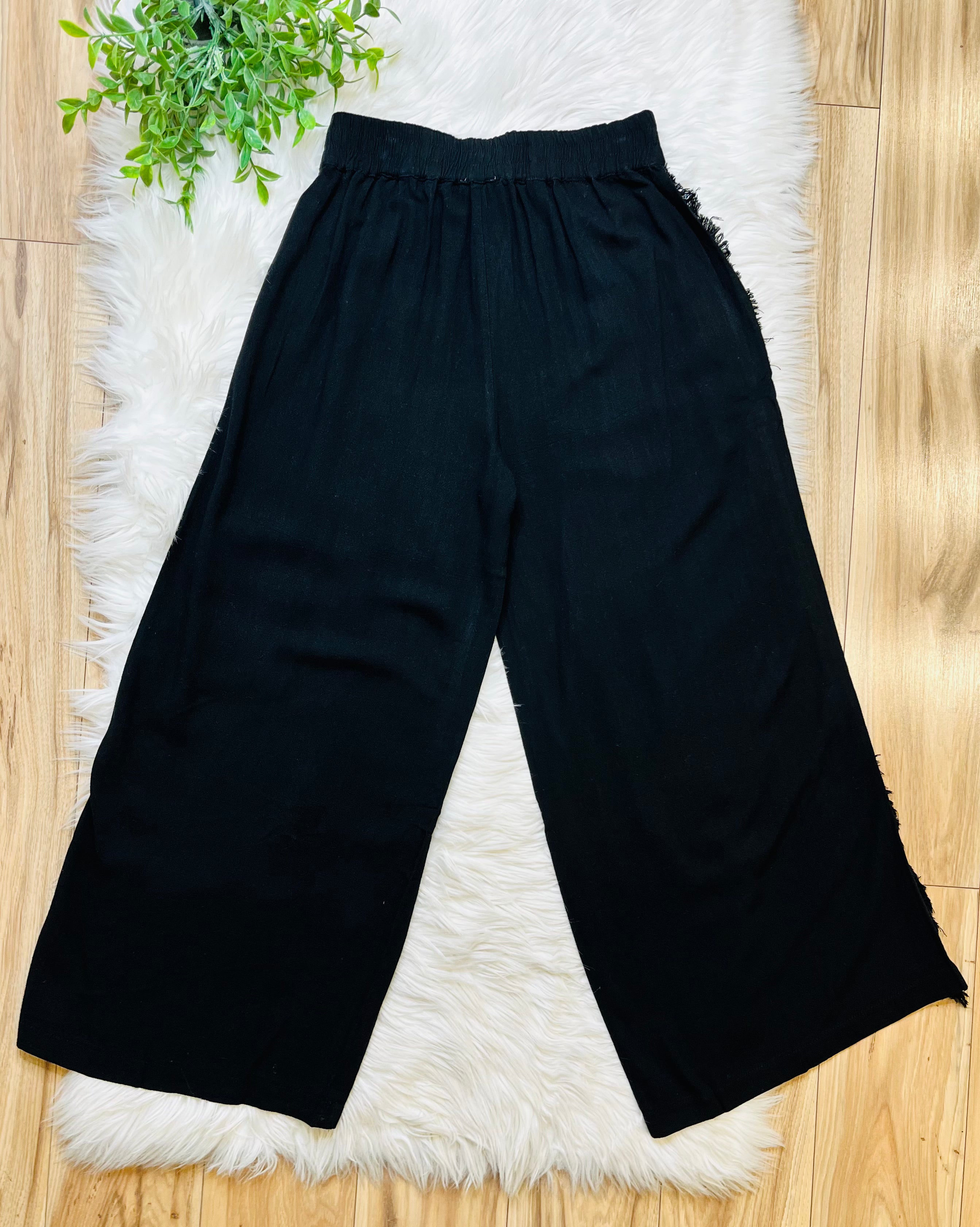 Women’s Umgee Black Linen Frayed Side Wide Leg Pants- True to Size