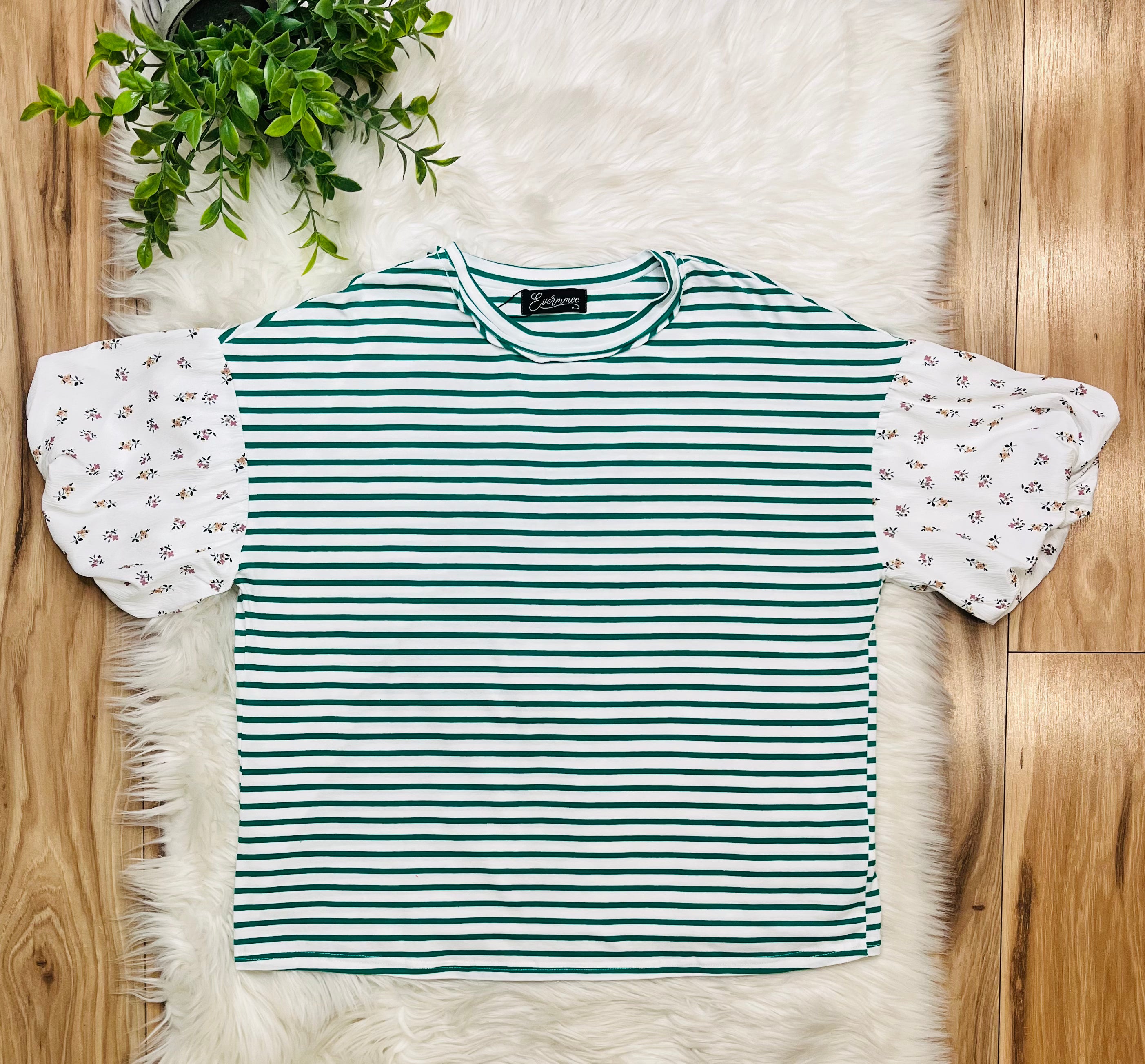 Women’s Kelly Green Stripe Floral sleeve top