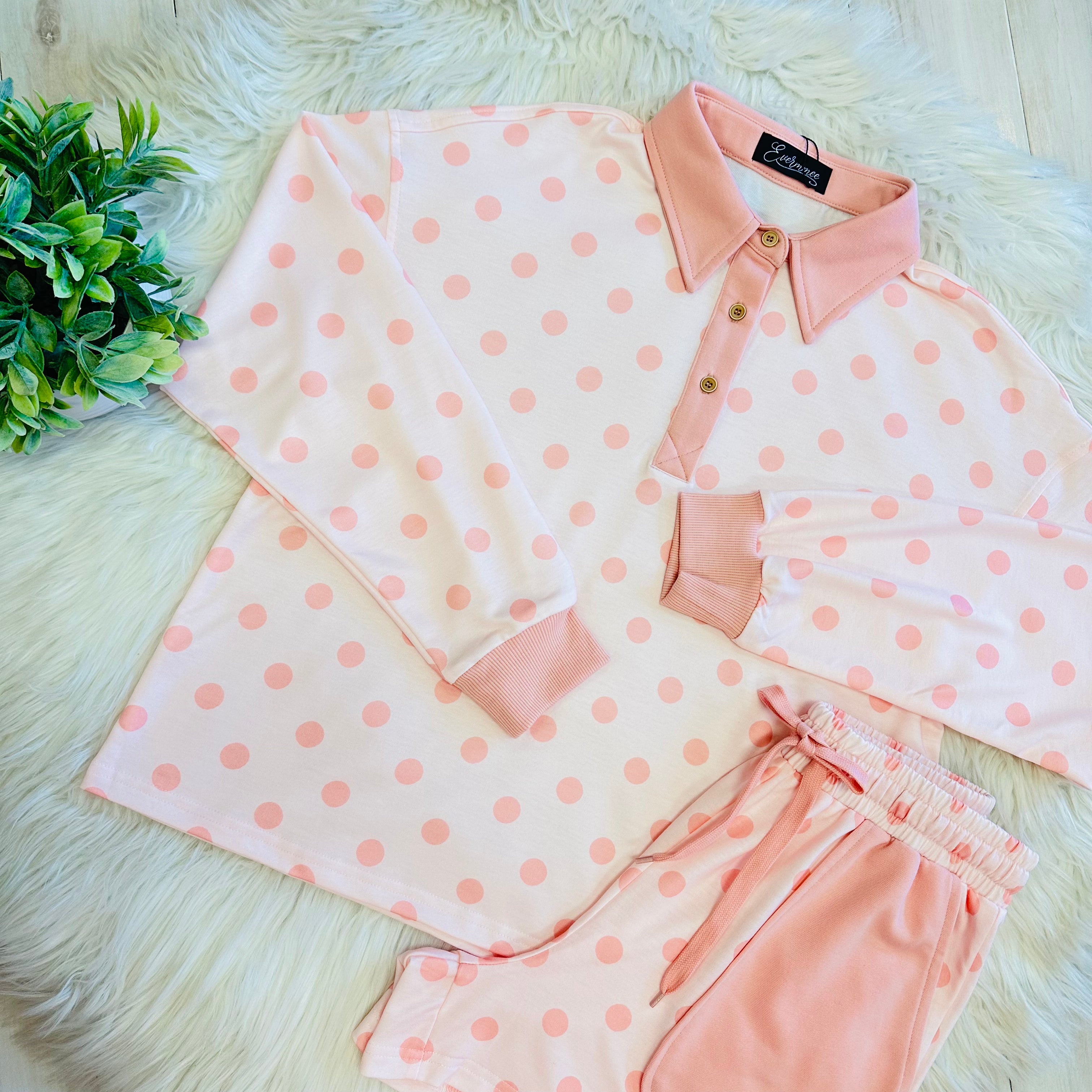 Women’s Evermmee Light Pink Polka Dot Collared Short Set