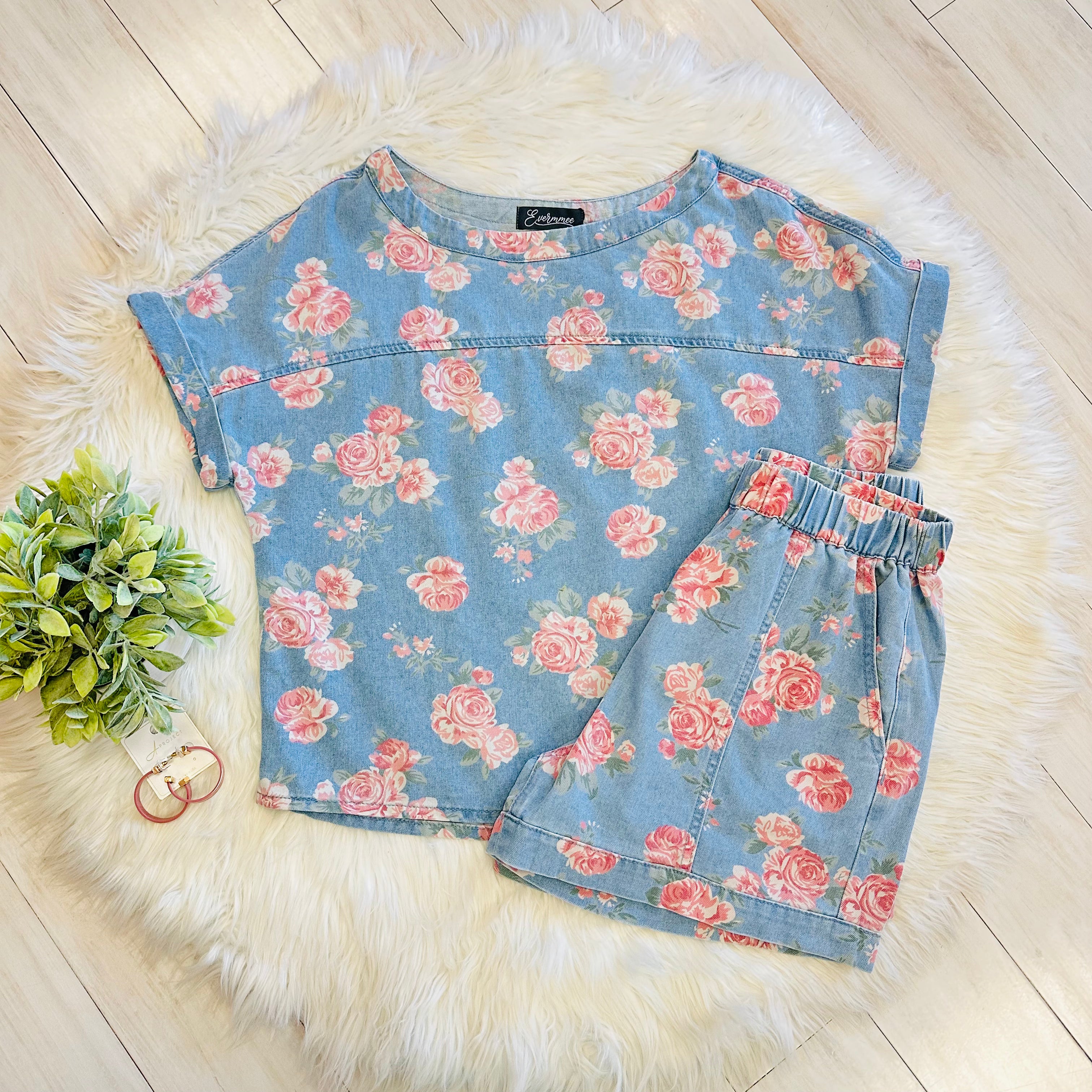 Women’s Evermmee Denim Floral Short Set