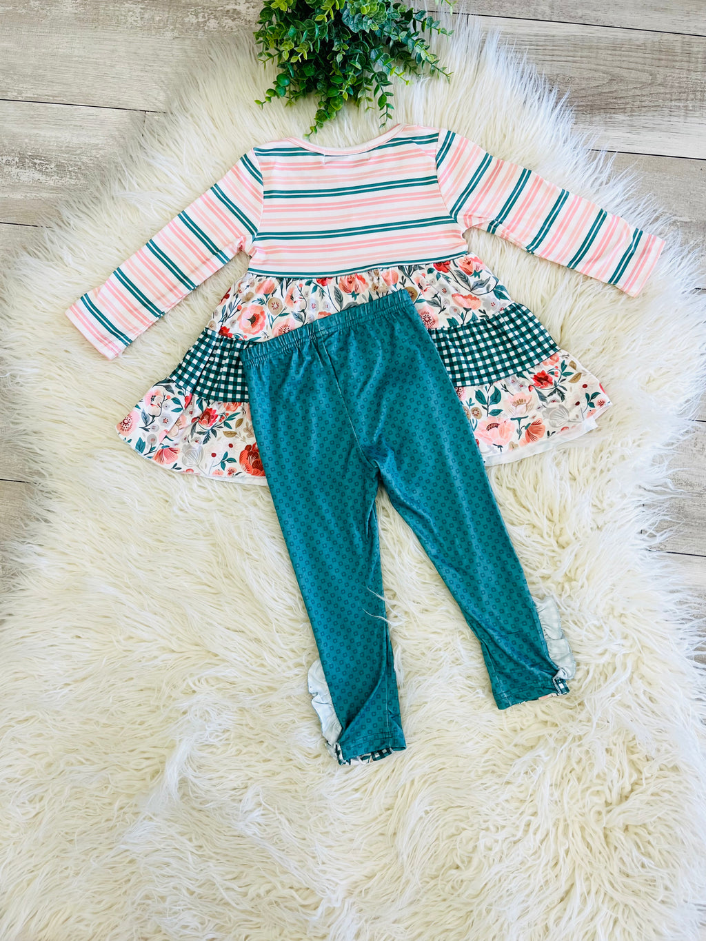 Girl’s Gingham Floral Stripe Patterned Outfit