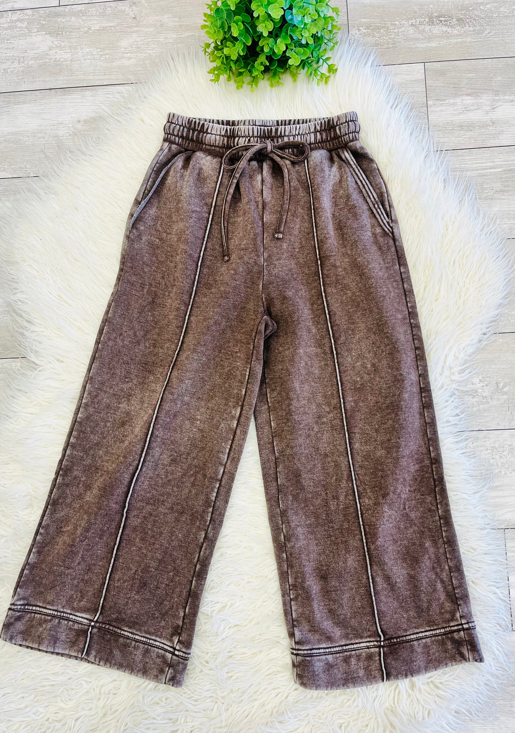 Women’s Zenana Mineral Wash Exposed Seam pants in Chocolate -True to size
