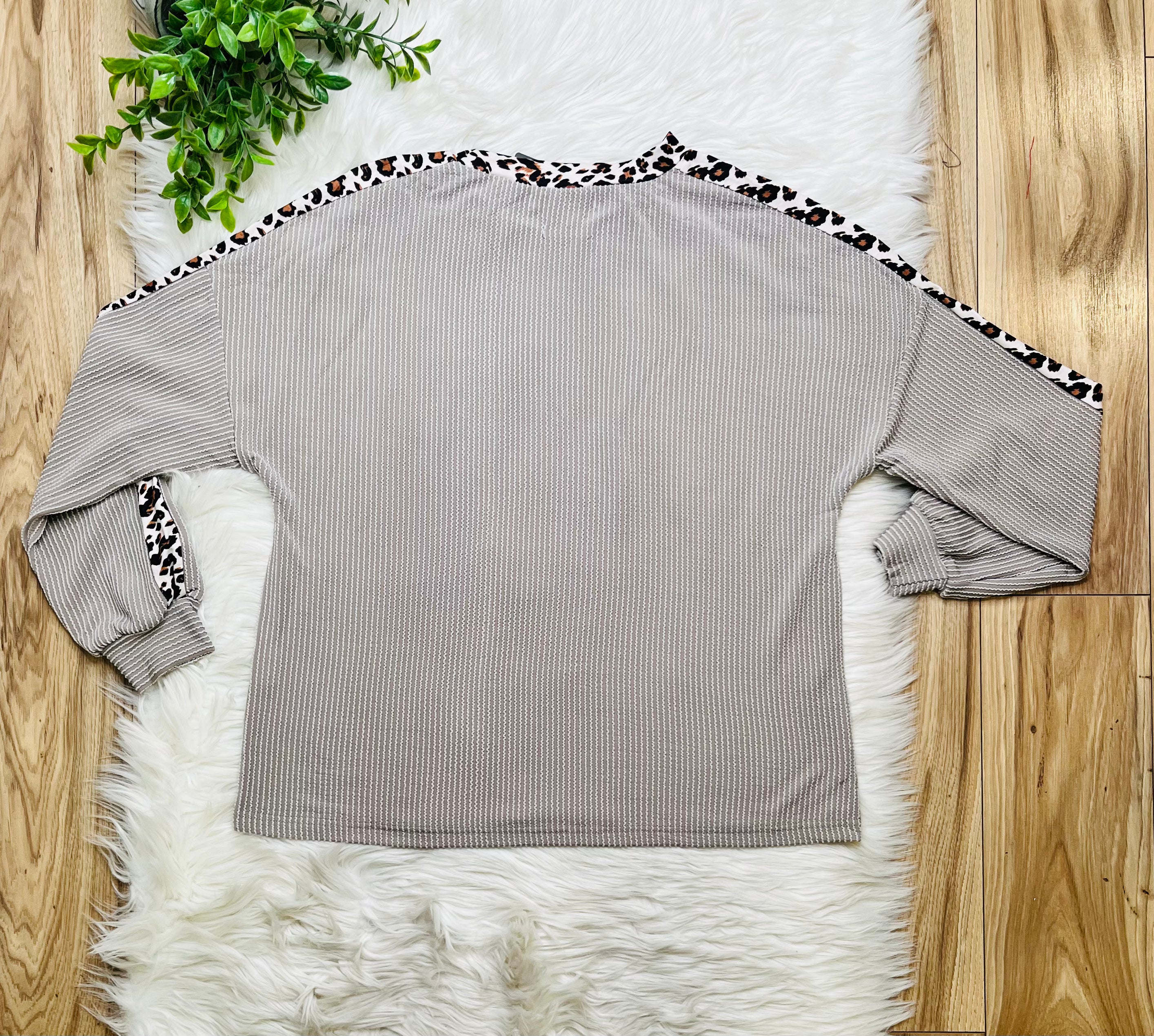 Women’s Evermmee Cheetah Detail Ribbed Pant Set