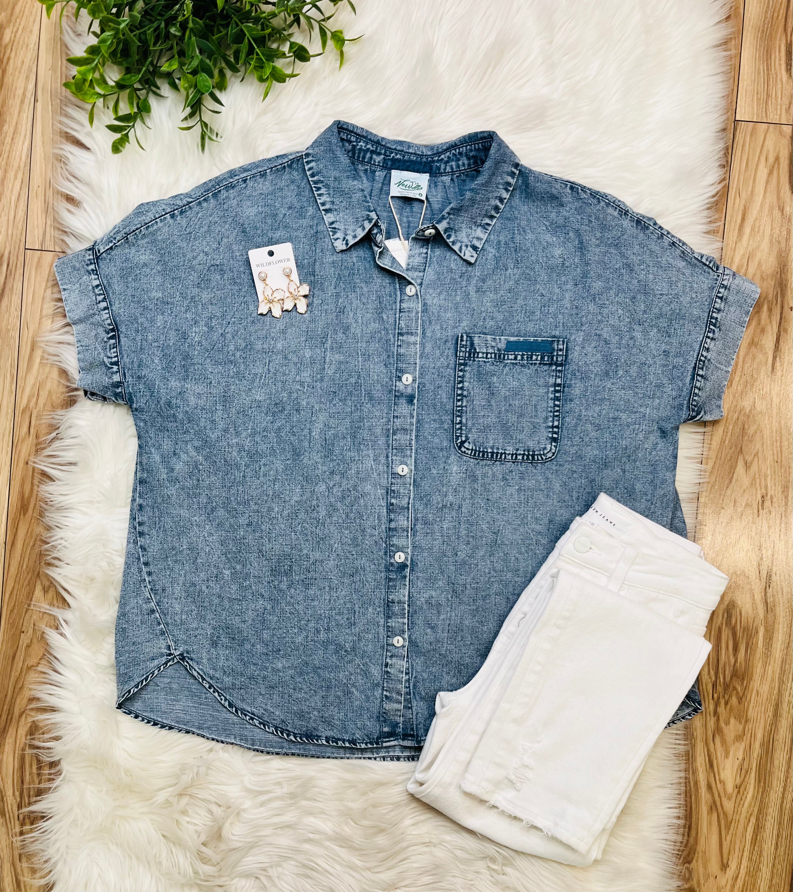 Women’s Very J Denim Wash Top