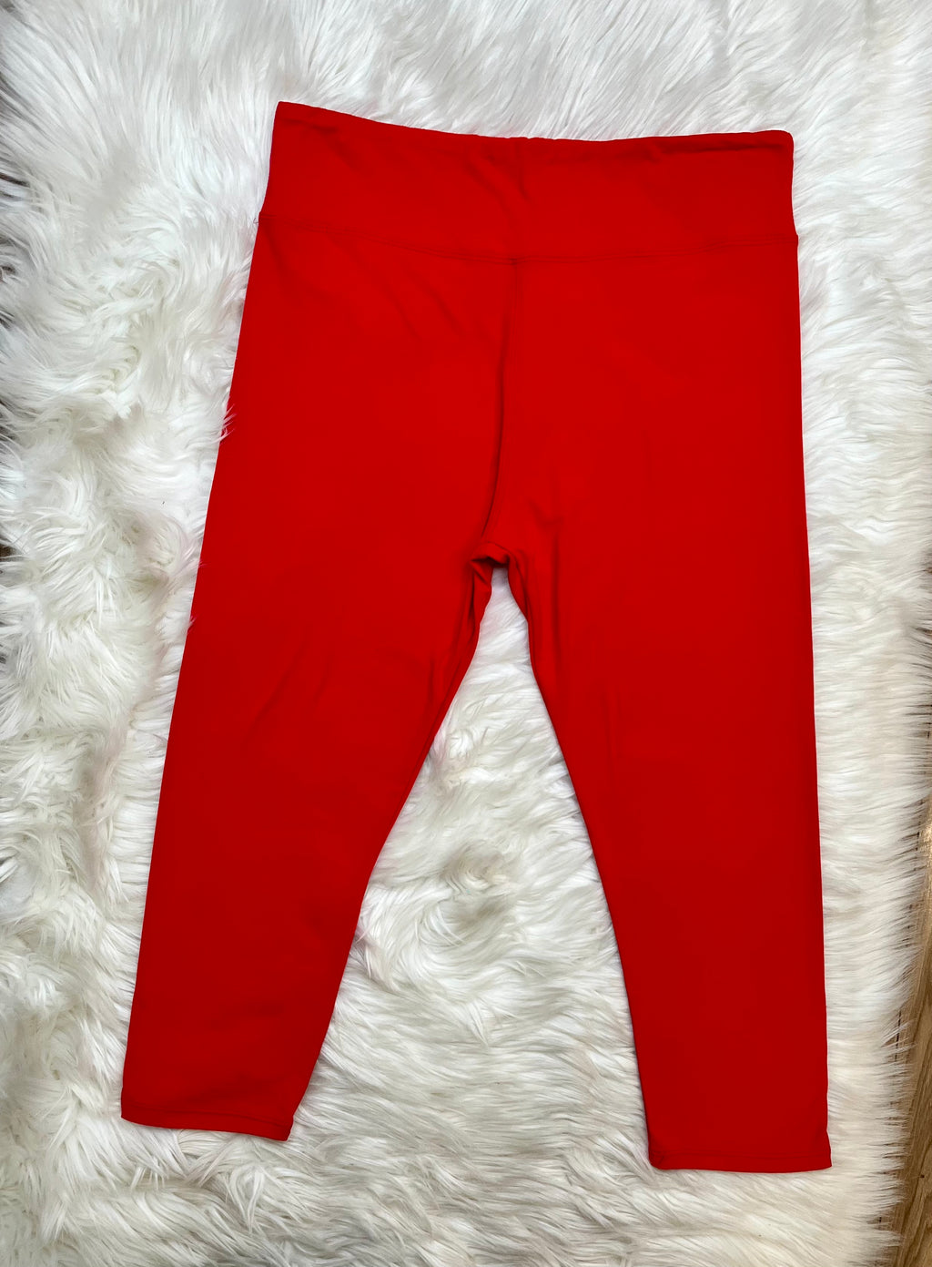 Women’s Ultra Soft Pull on Capri Leggings in Red