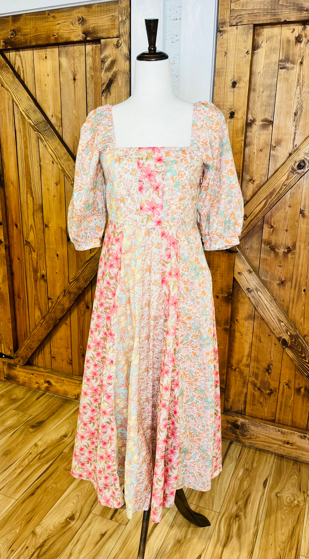 Women’s GiGiO Rose Mixed Print Dress with a Smocked Back