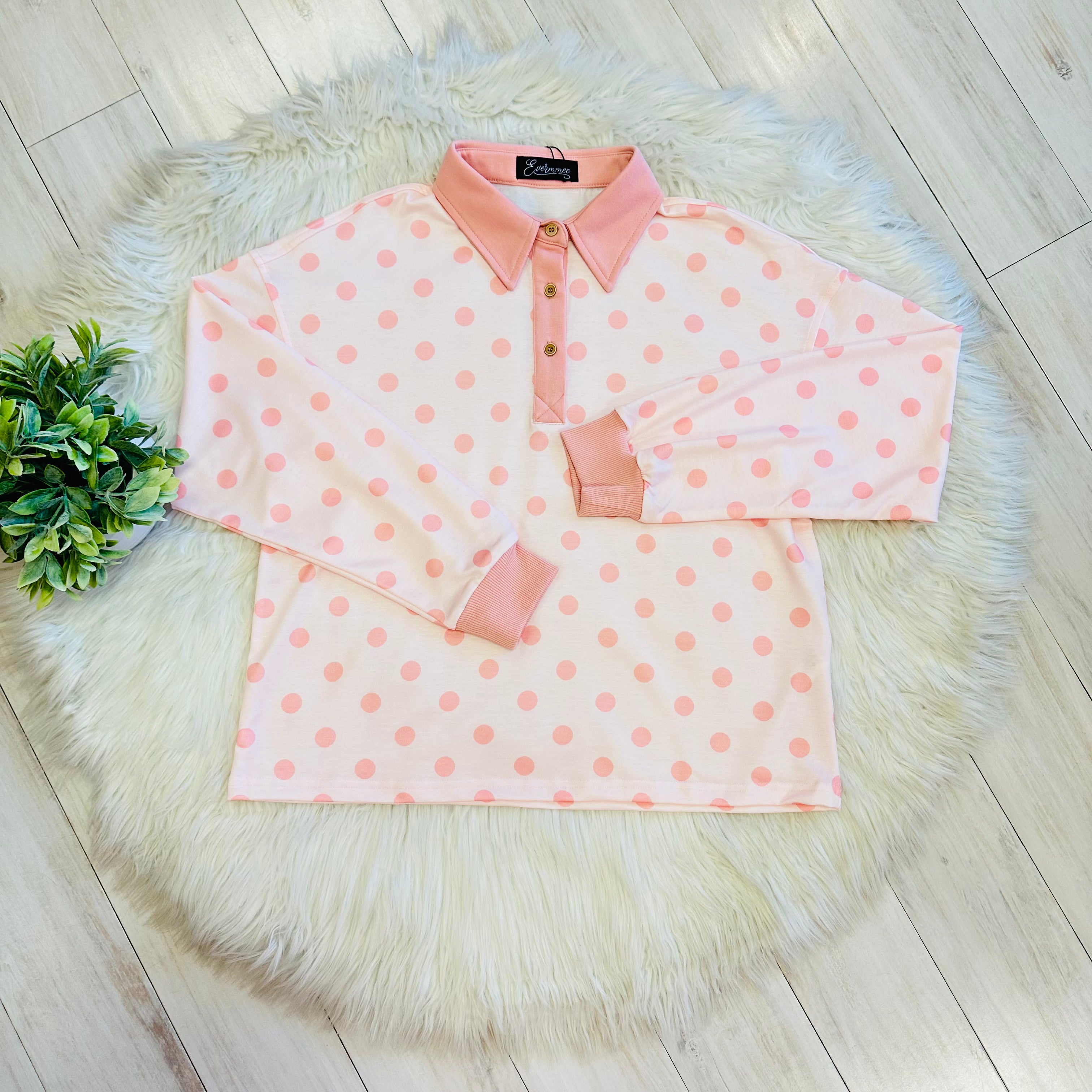 Women’s Evermmee Light Pink Polka Dot Collared Short Set