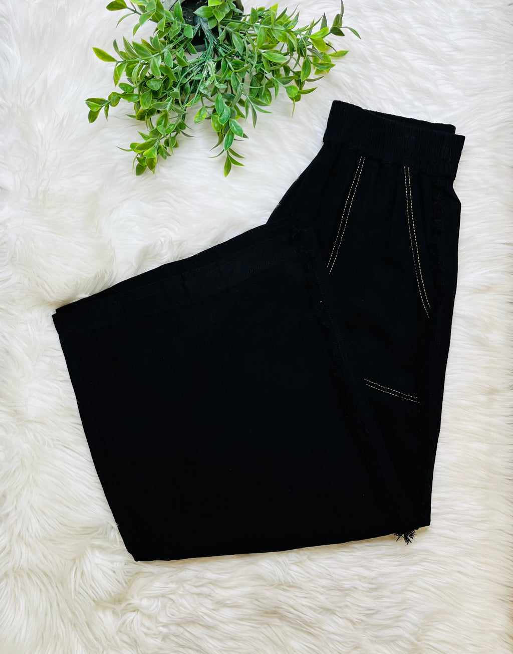 Women’s Umgee Black Linen Frayed Side Wide Leg Pants- True to Size