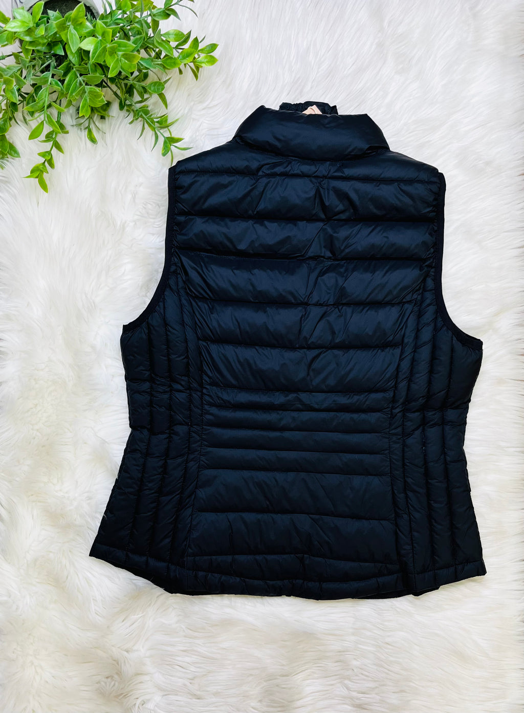 Women’s Love Tree Black Packable Vest- True to Size Top