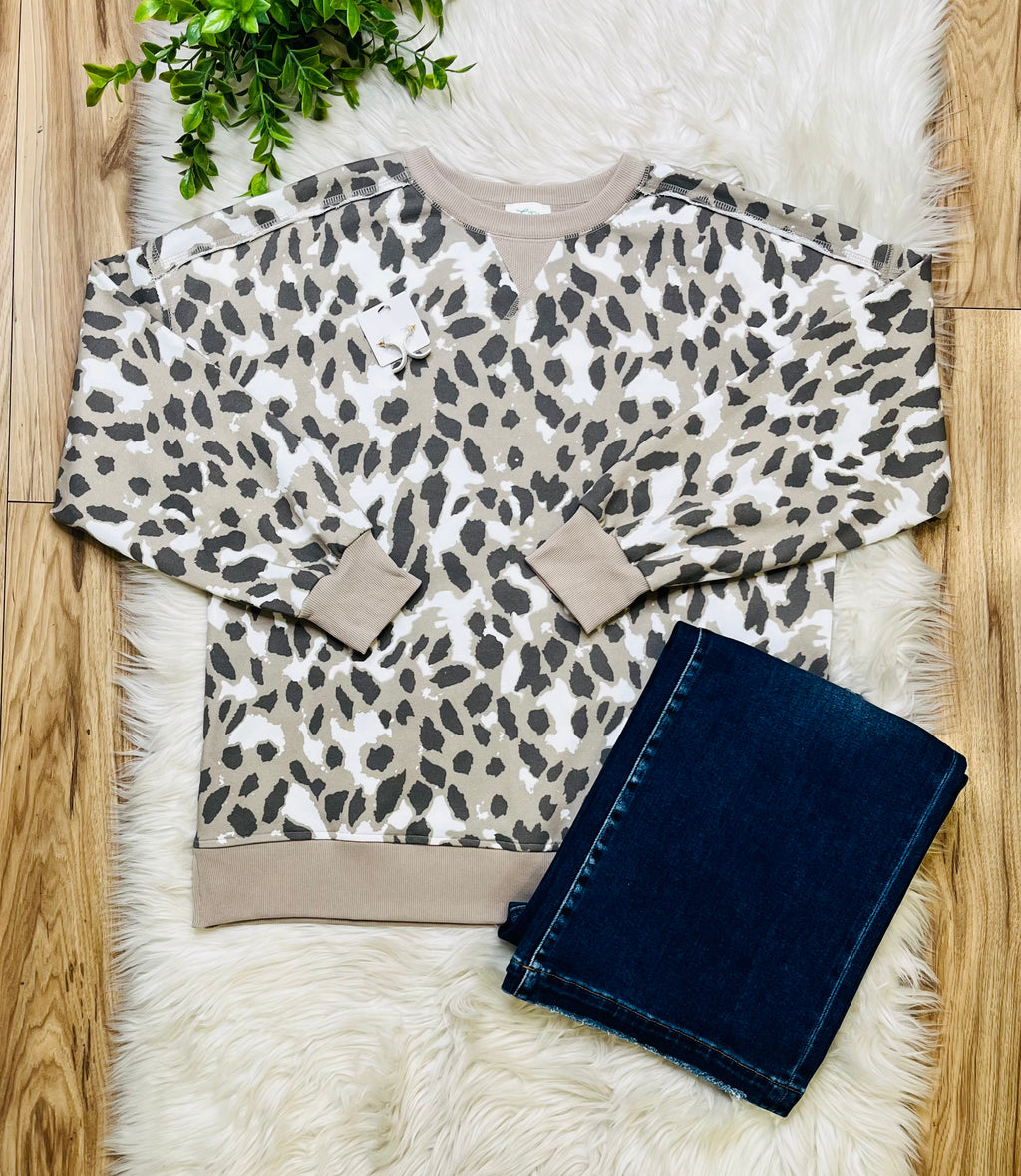 Women’s Very J Gray Abstract Top