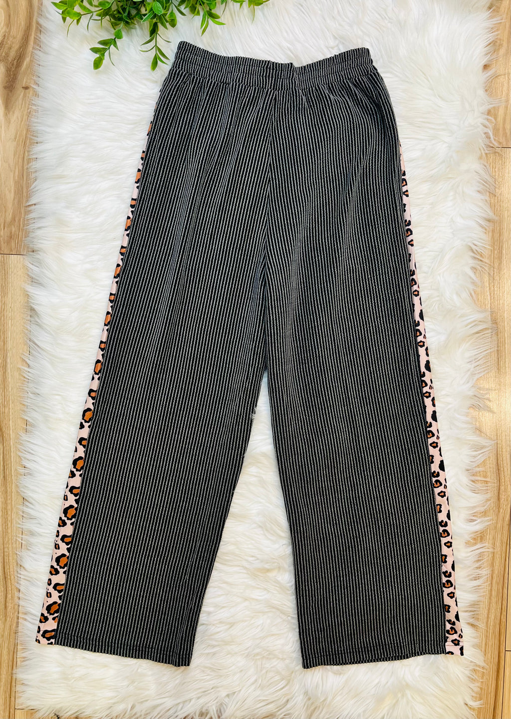 Women’s Evermmee Black Ribbed Cheetah Detail Set