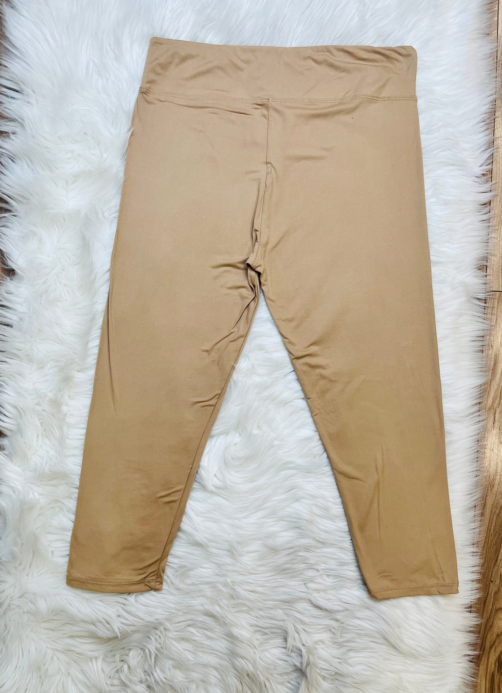 Women’s Ultra Soft Pull on Capri Leggings in Khaki