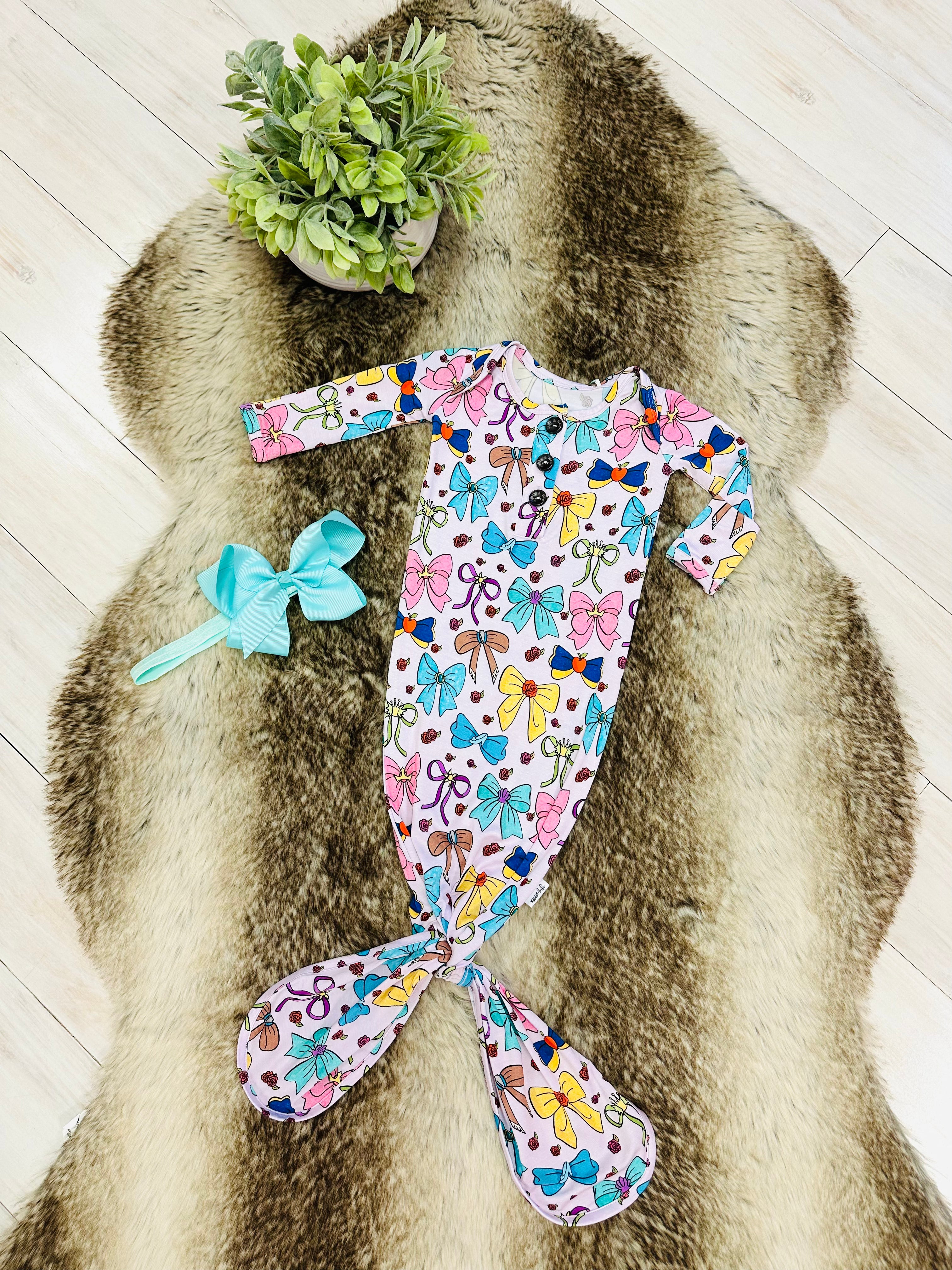 Girl’s Mixed Colored Bow Printed Knotted Gown with Matching Headband