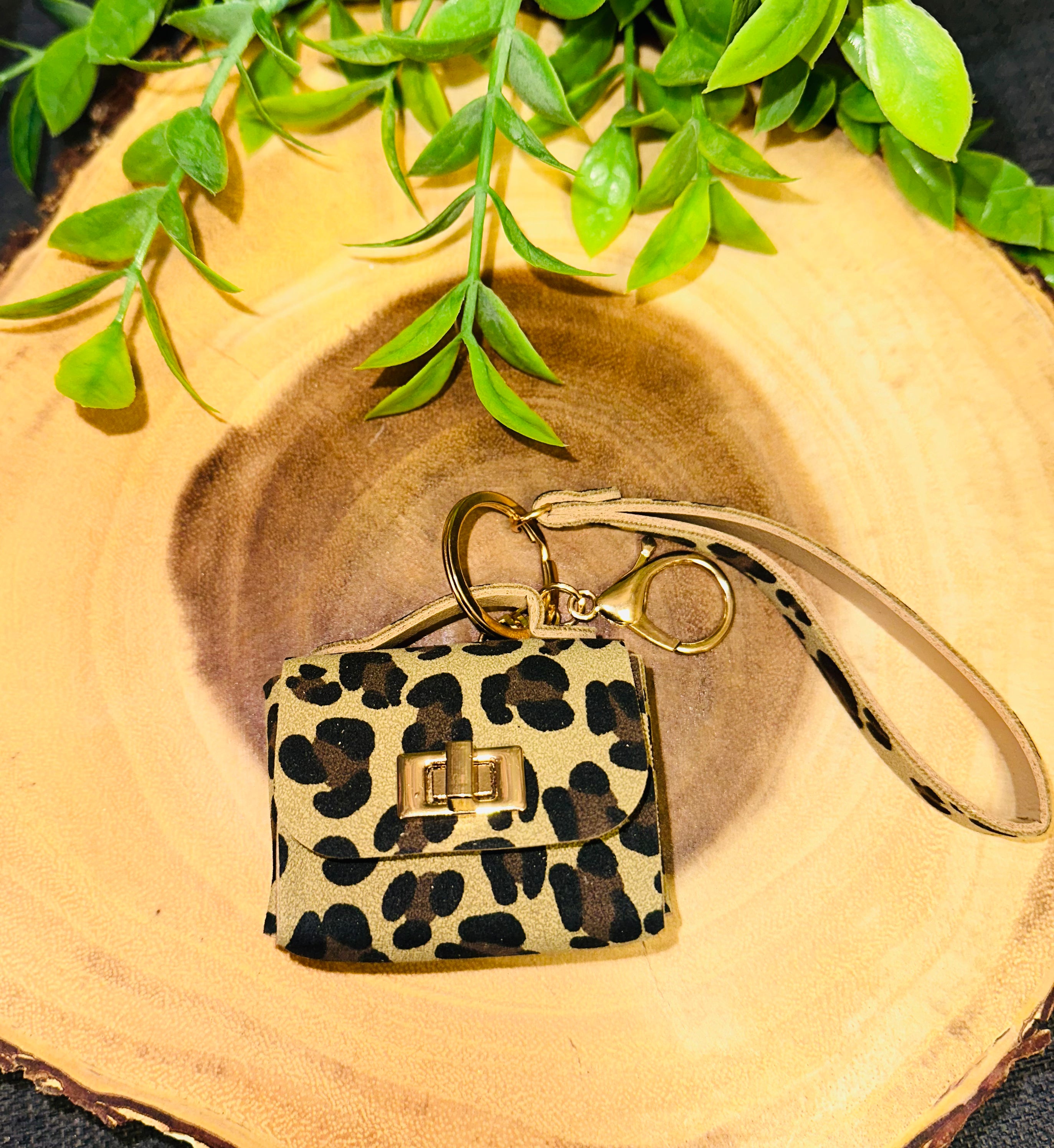 Leopard Print Wireless Earbud Case with Keychain