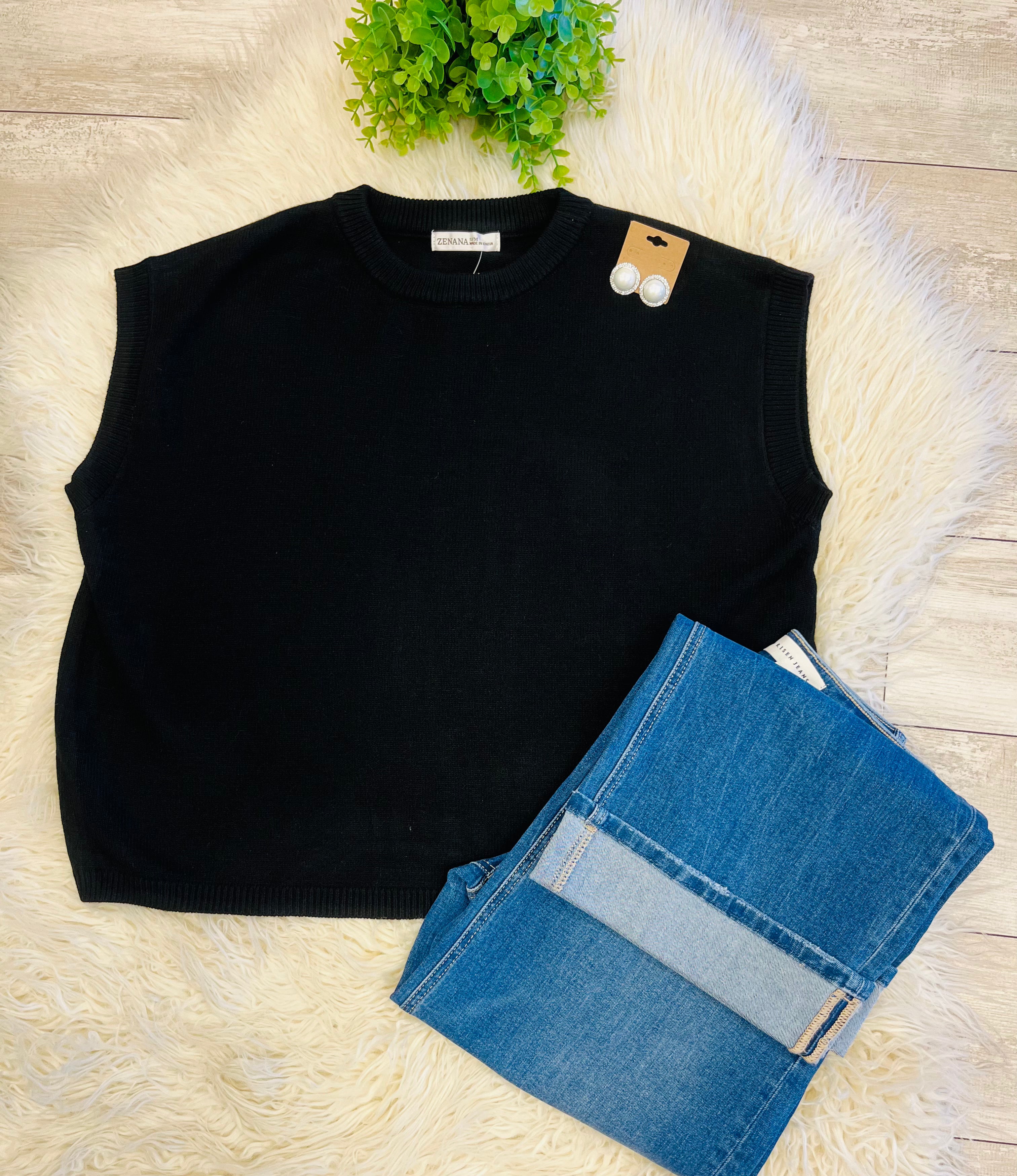Women’s Zenana Sleeveless Sweater In Black - Oversized Fit