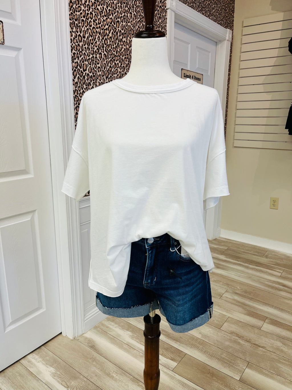 Women’s Curvy J.O.A White Round Neck Exposed Seam Top