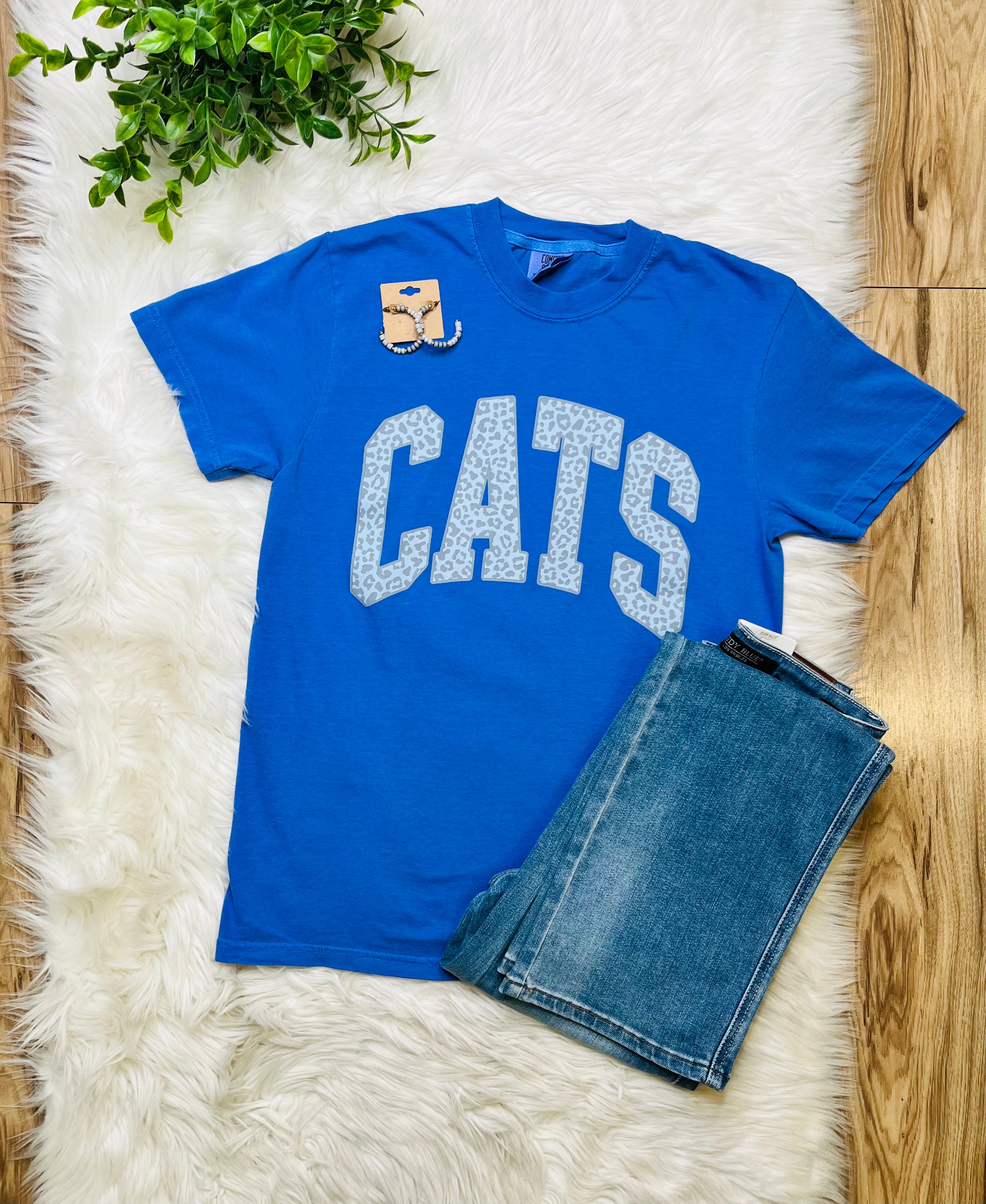 Women’s Comfort Color Cats Tee