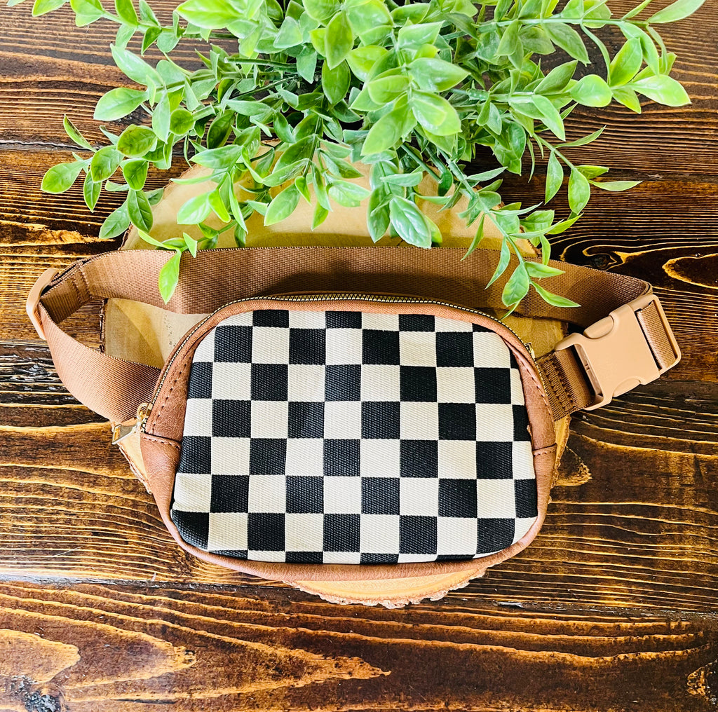 Women’s Evermmee Black Checkered Fanny Pack Bag