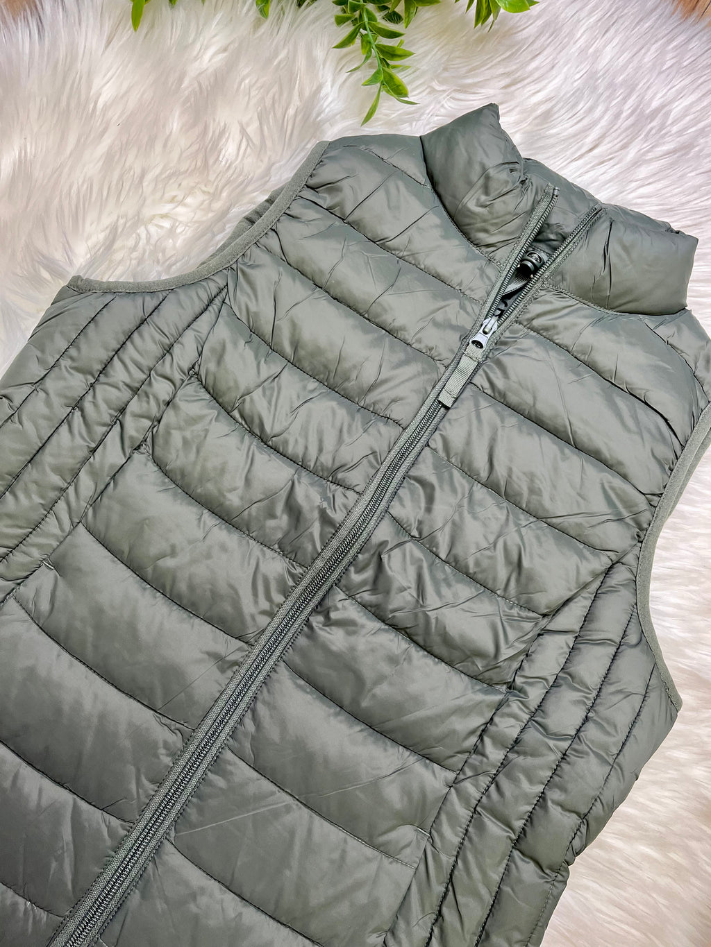 Women’s Love Tree Evergreen Packable Vest- True to Size Top