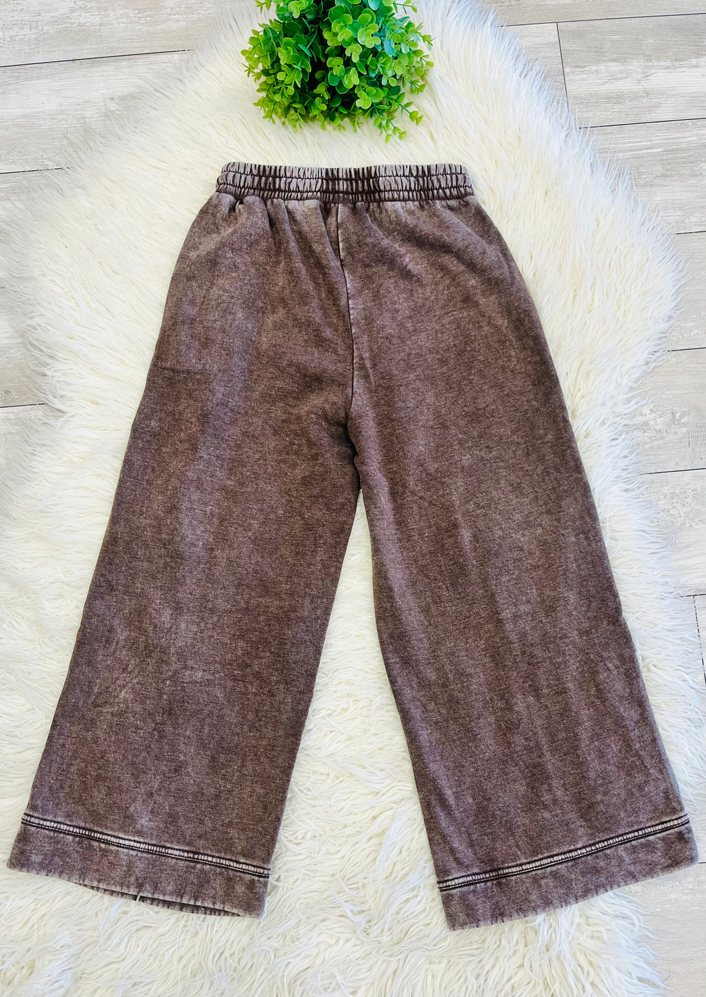 Women’s Zenana Mineral Wash Exposed Seam pants in Chocolate -True to size