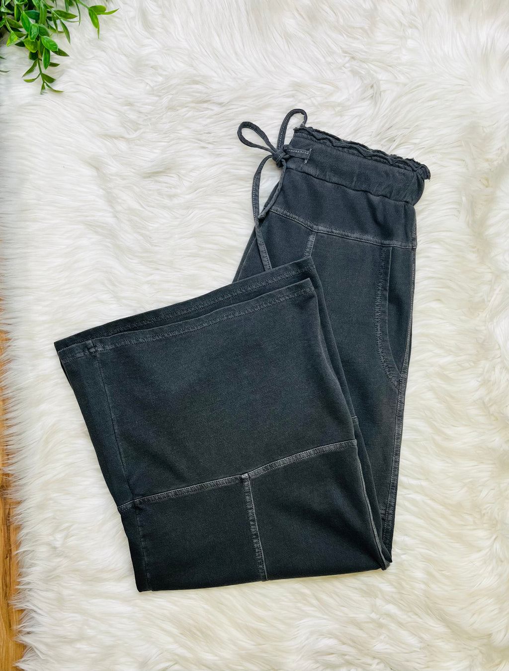 Women’s Zenana Exposed Seam Black Drawstring Pants- True to Size