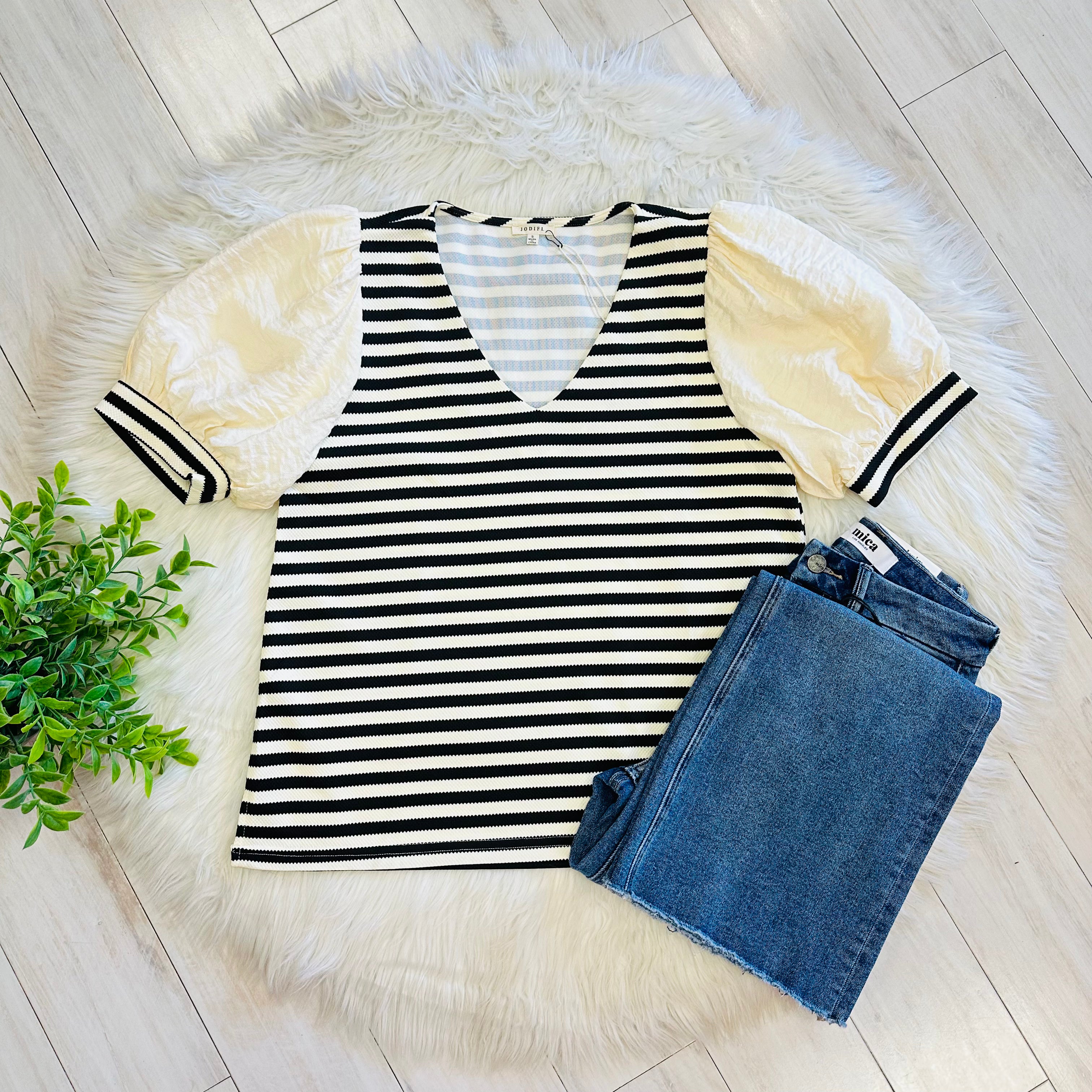 Women’s Jodifl Black Stripe Puff Sleeve Top