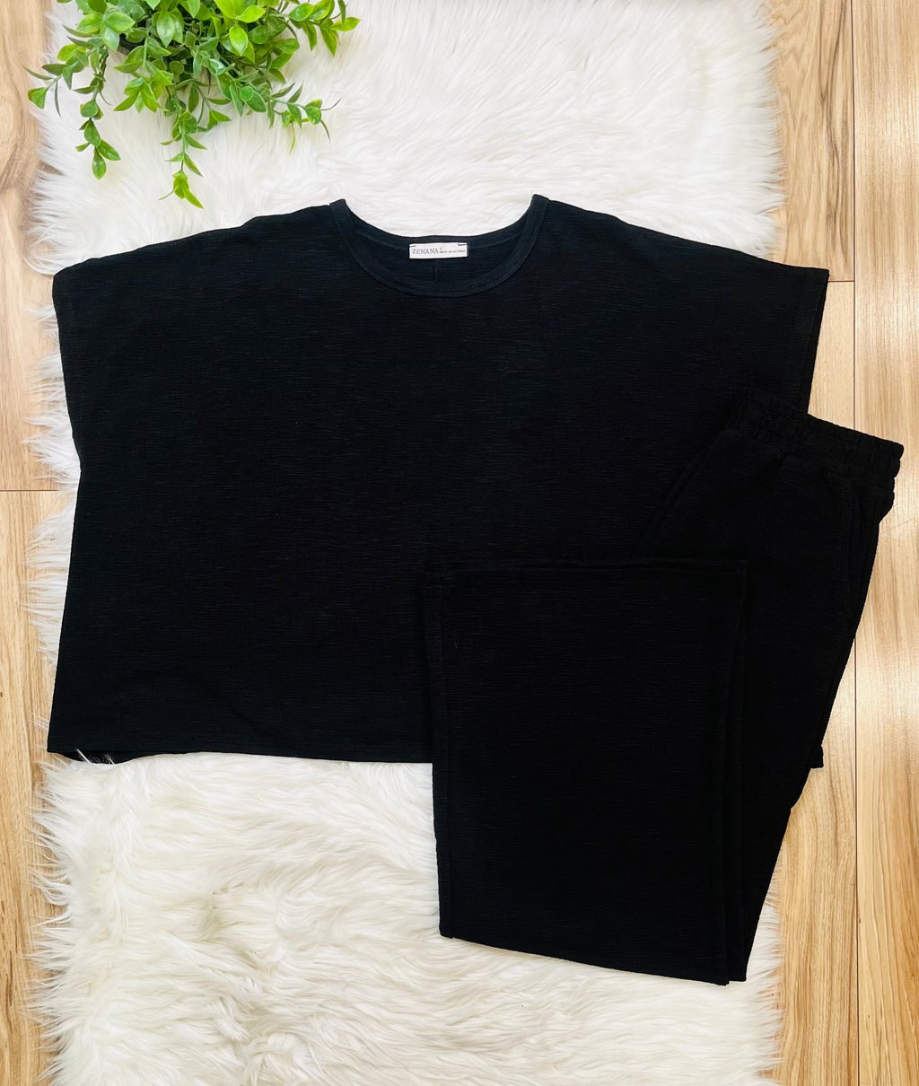 Women’s Black Sleeveless Pant Set