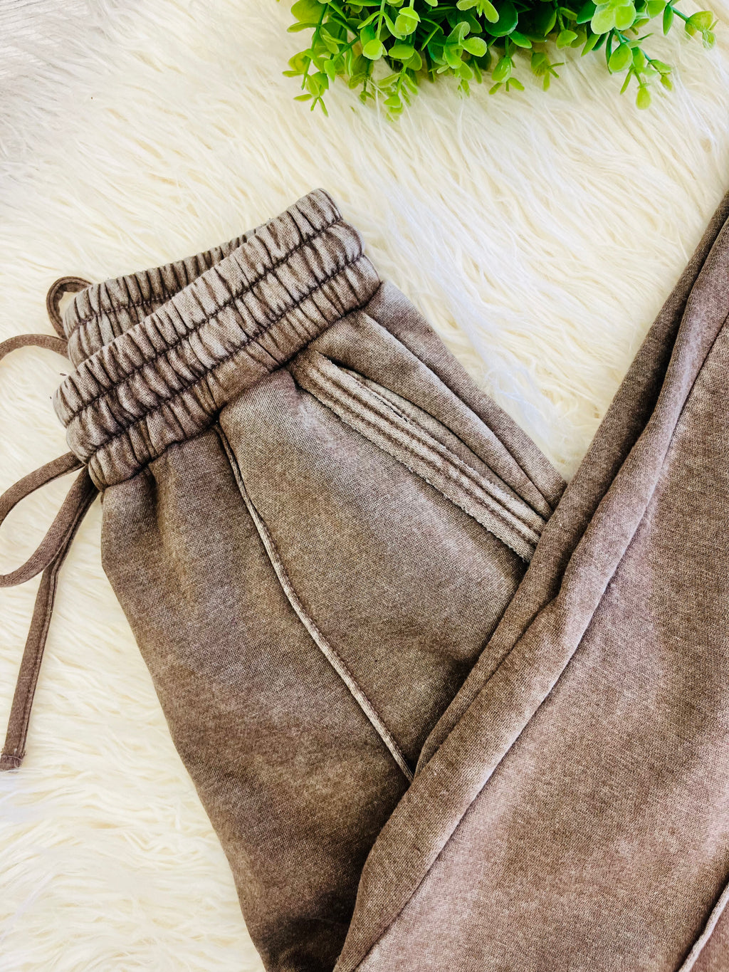 Women’s Zenana Mineral Wash Exposed Seam pants in Mocha -True to size