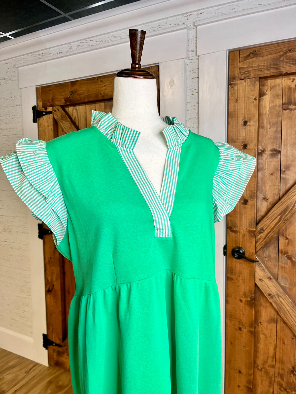 Women’s Umgee Curvy Green Flutter Sleeve Dress