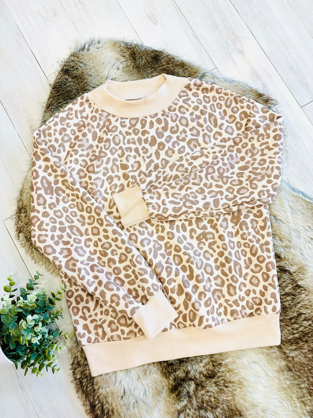 Women’s Regular and Curvy Leopard Print Outfit Set- Loose Fit