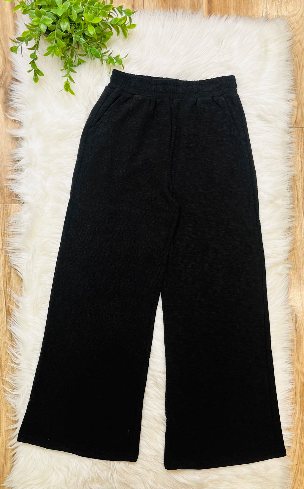 Women’s Black Sleeveless Pant Set