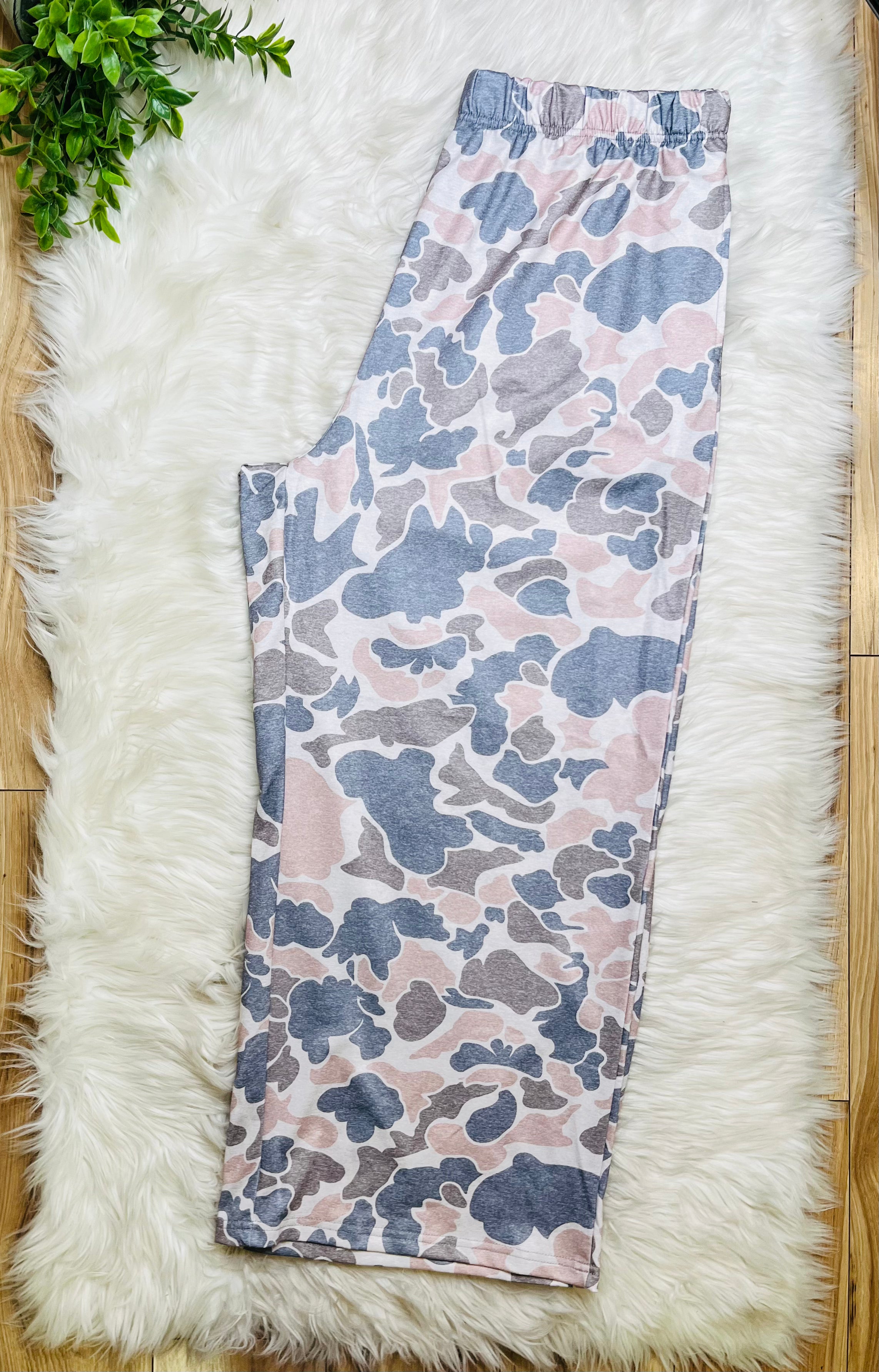 Women’s Evermmee Curvy Camo Pant Set