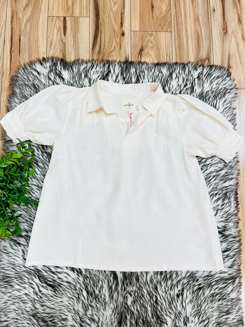 Women’s Umgee Ecru Puff Sleeve Top- True to Size