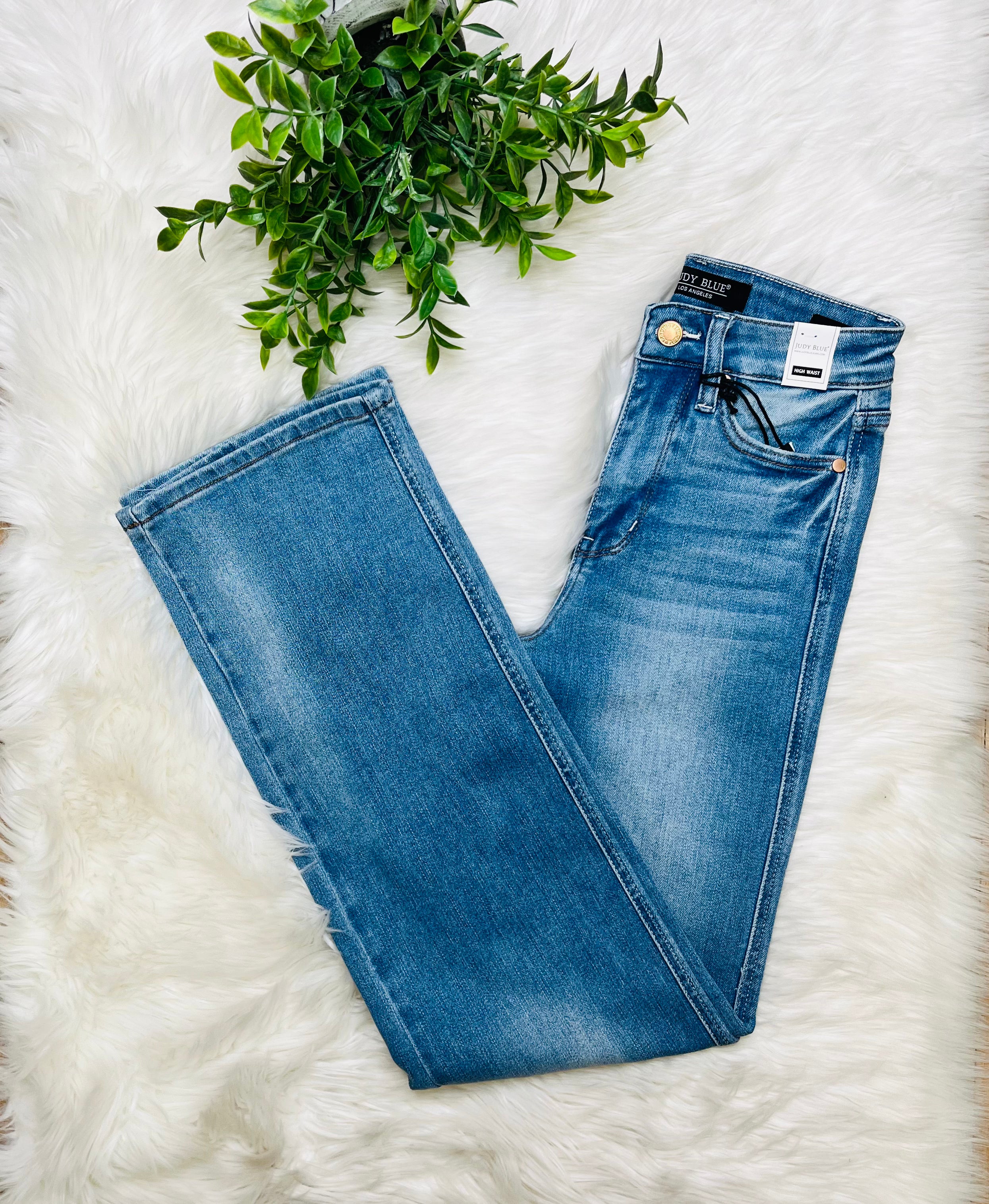 Women’s Judy Blue Medium Wash Contrast Straight Jeans 8784