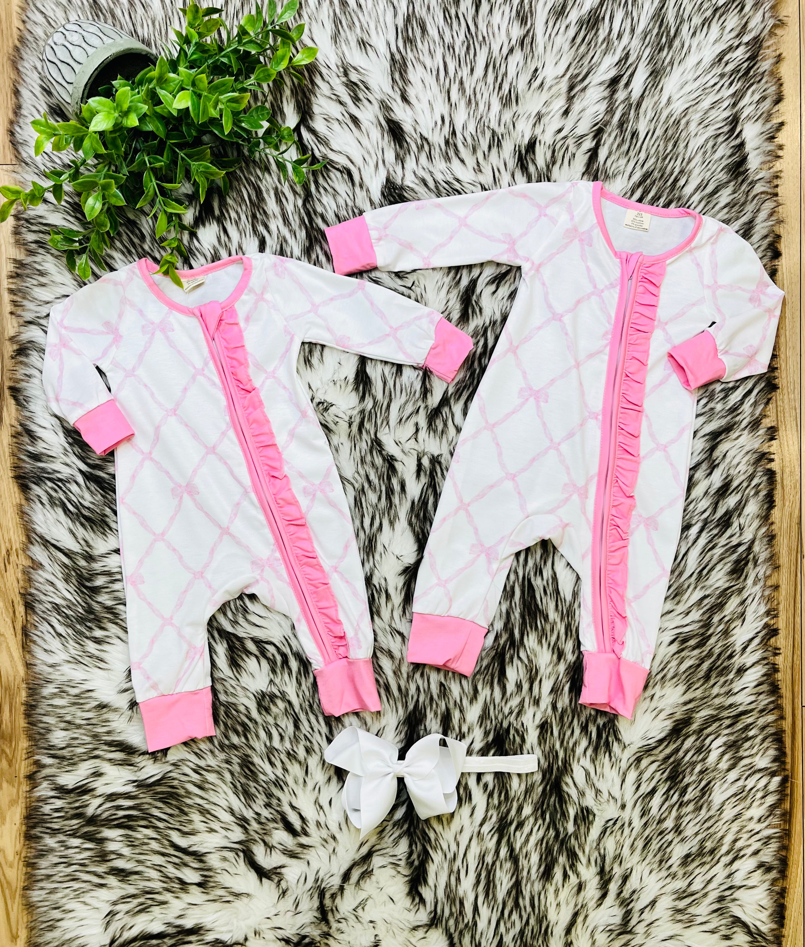 Girl’s Pink Bow Zipper Sleeper
