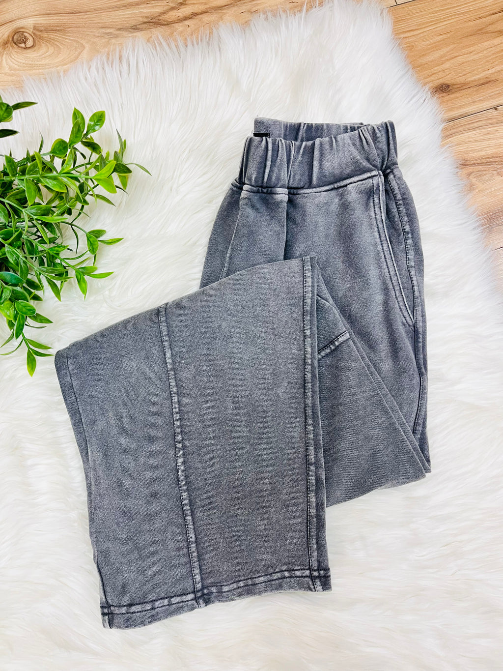 Women’s Evermmee Charcoal Grey Acid Wash Barrel Petite/Crop Pants-True to Size