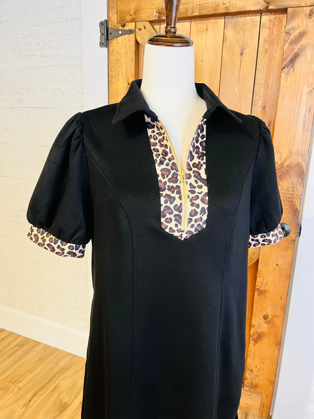 Women’s Evermmee Black Cheetah Detail Dress- True to Size
