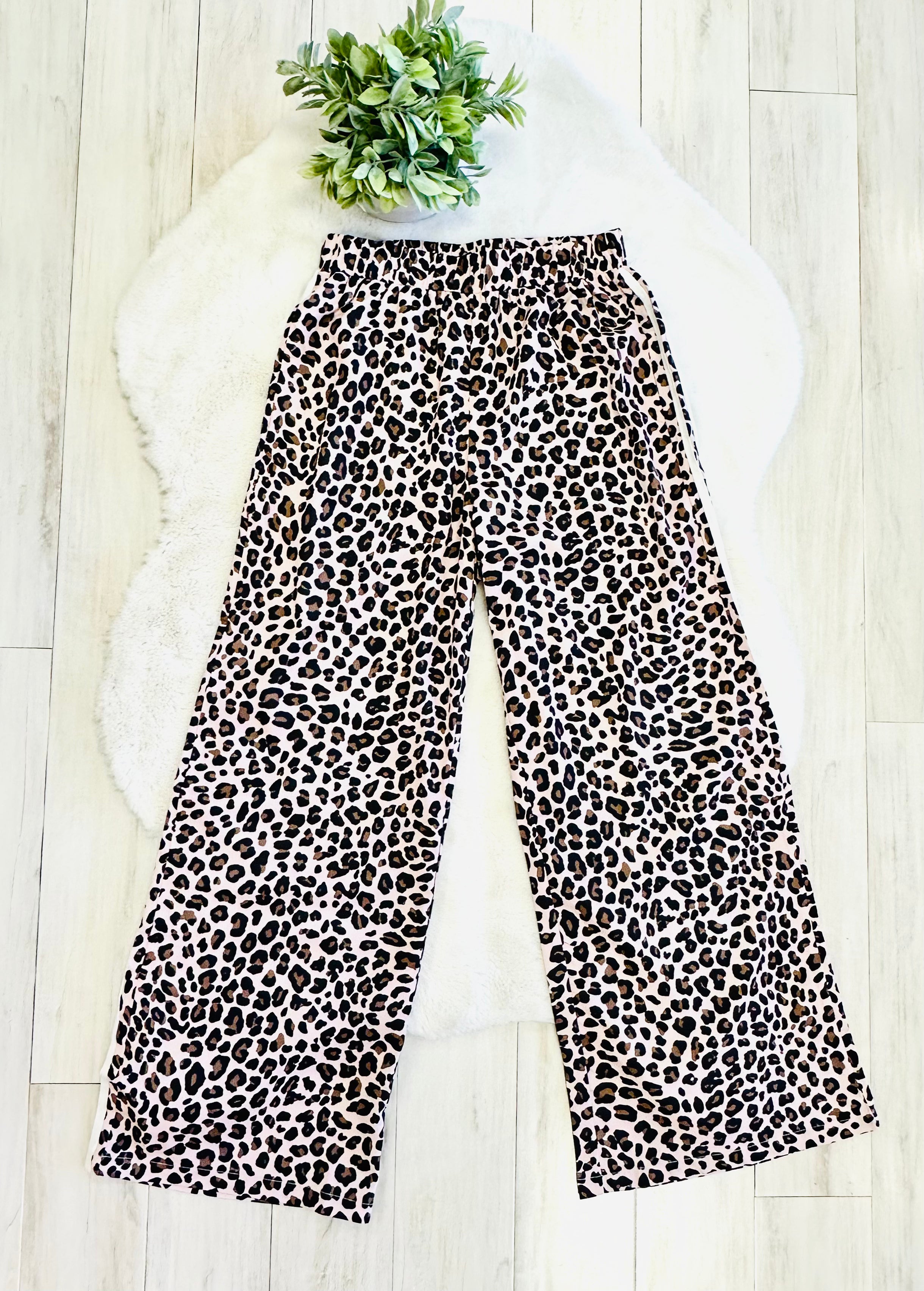 Women’s Cheetah Print Wide-Leg Side Stripe Pants